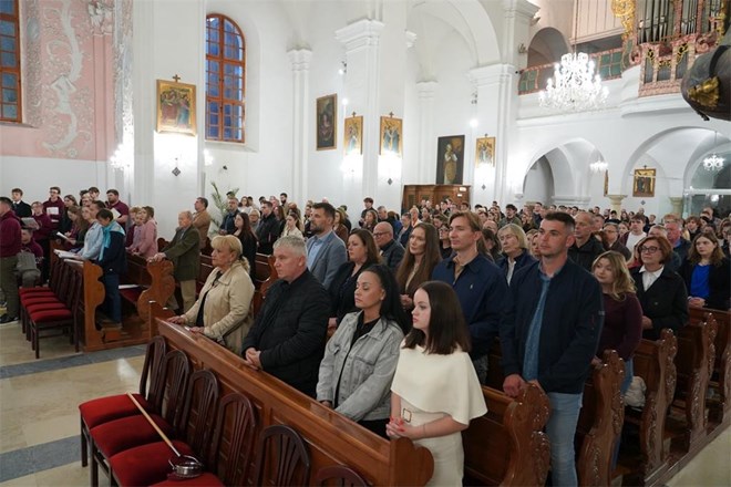 Biskup Radoš na misi Zaziva Duha Svetoga: „Gledajmo jedni u drugima sliku Božju“